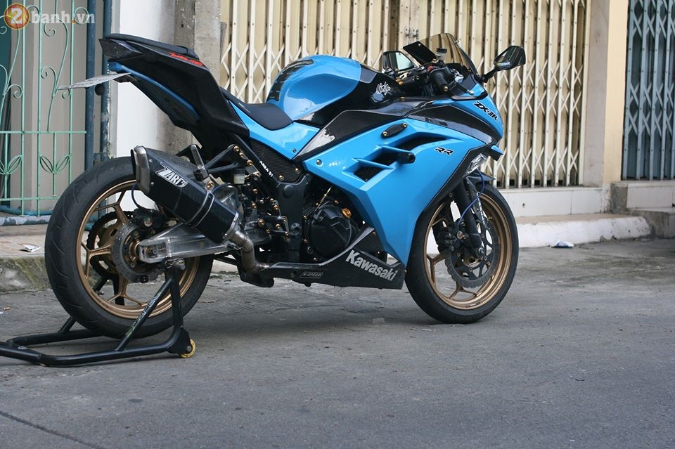 Kawasaki ninja 300 cực chất trong sắc xanh đầy nổi bật