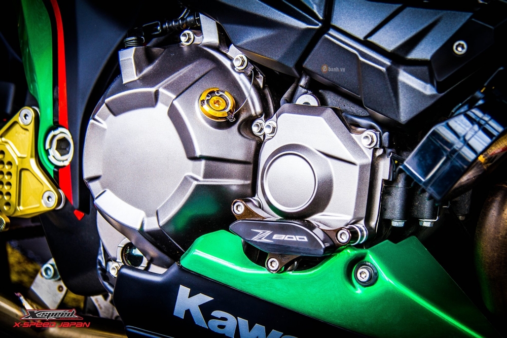 Kawasaki z800 trong bản độ đầy sặc sỡ và ấn tượng