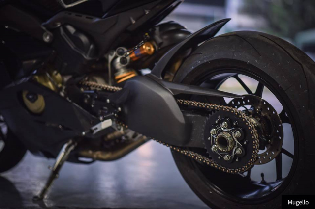 Ducati V4S Panigale ve dep toan nang voi trang bi full Black - 9