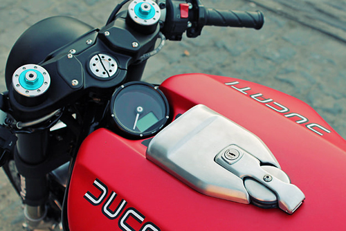 Ducati Monster 1100 la lam - 3