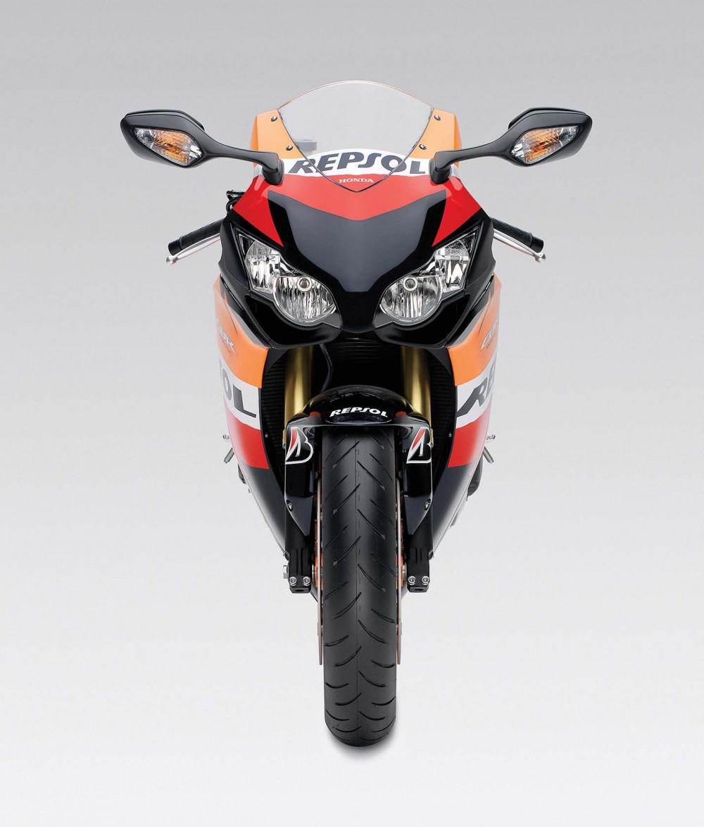 Honda CBR1000RR Repsol Limited Edition se cuc ky an khach - 2