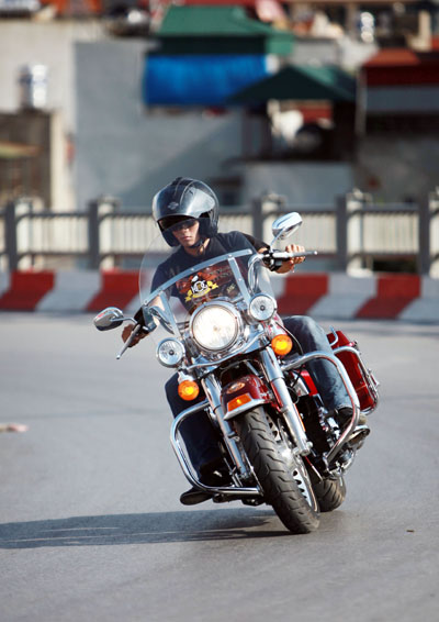 Harley Davidson Road King Classic Ong Vua Duong Truong - 18