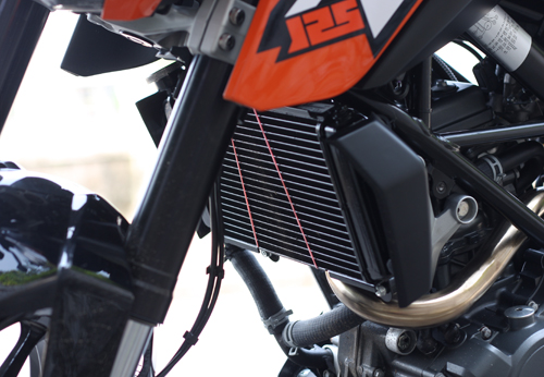 KTM Duke 125 Nakedbike hang ruoi cho gioi tre Viet - 17