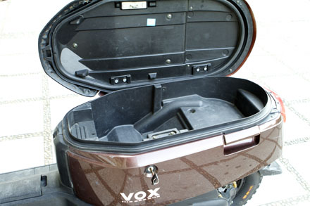 Xe Yamaha VOX Thung hang hai banh - 2