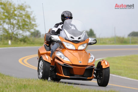 CanAm Spyder RT 2014 co gia khoang 22999 USD - 5