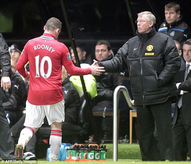 Rooney tung rat han Sir Alex chi vi Van Persie - 6