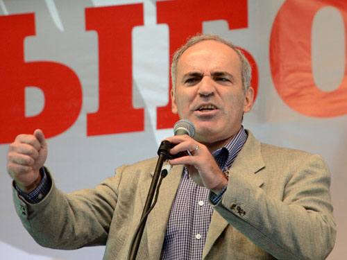 Cuu vo dich the gioi Garry Kasparov tranh cu chu tich FIDE