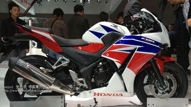 Honda CBR300R 2014 yeu hon Kawasaki Ninja 300