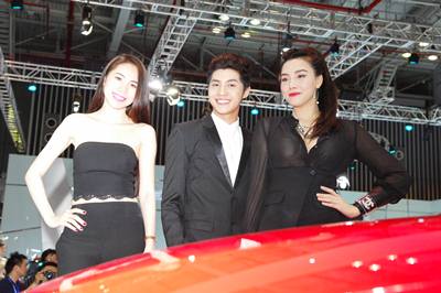Dung nhan mau Viet tai Motor Show 2013 - 19