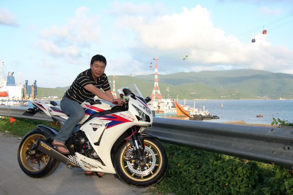 Honda CBR 1000RR Date 2012 Quy Du duoi dang Thien Than