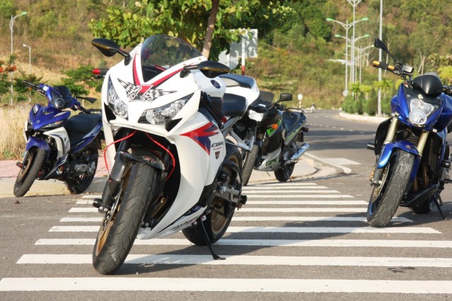 Honda CBR 1000RR Date 2012 Quy Du duoi dang Thien Than - 35