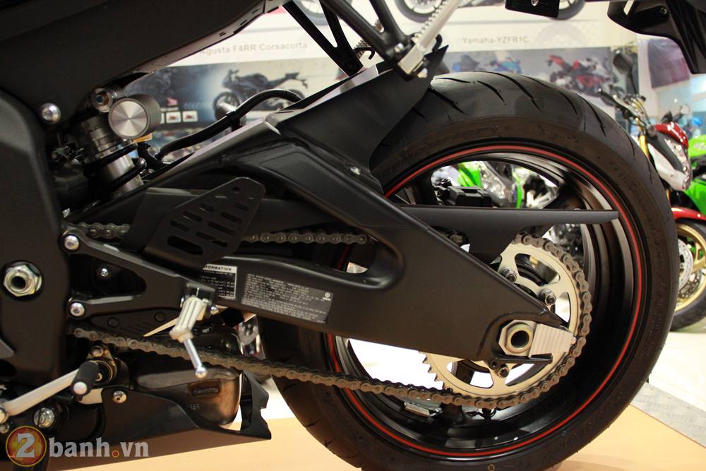 Cung 2banh ngam Yamaha R6 2013 - 23