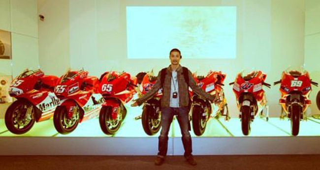 Johnny Tri Nguyen tham quan nha may Ducati - 5