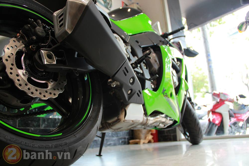 Thanh vien 2banh ngo ngan truoc truoc ve dep Kawasaki ZX10R 2013 - 21