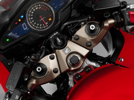 Honda VFR800F 2014 Moto cua cong nghe moi - 8