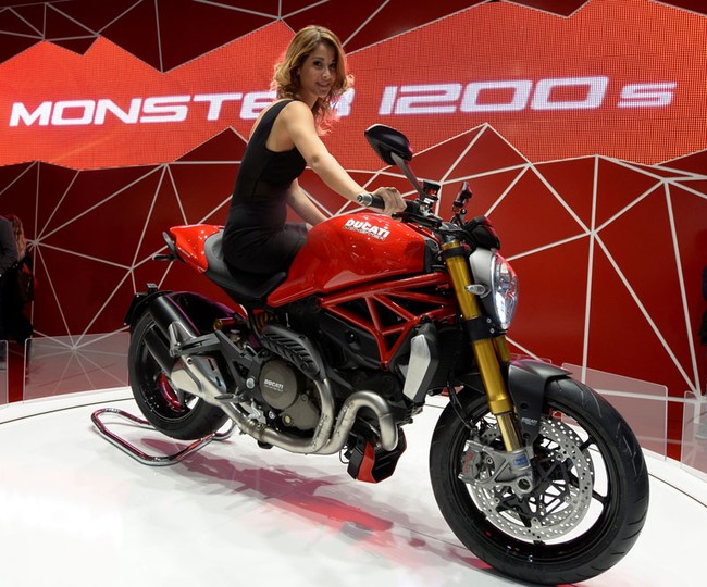 Ducati Monster 1200 Hoa hau cua EICMA 2013 - 2