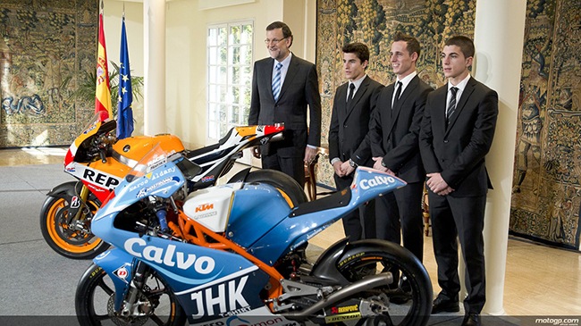 Thu Tuong Tay Ban Nha to chuc mung cong cho cac tay dua MotoGP 2013