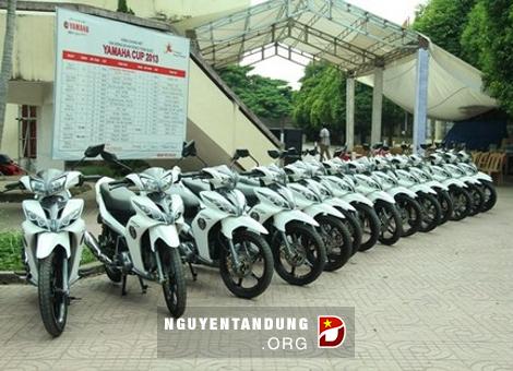 Yamaha ban giao 100 xe cho CSGT Viet Nam