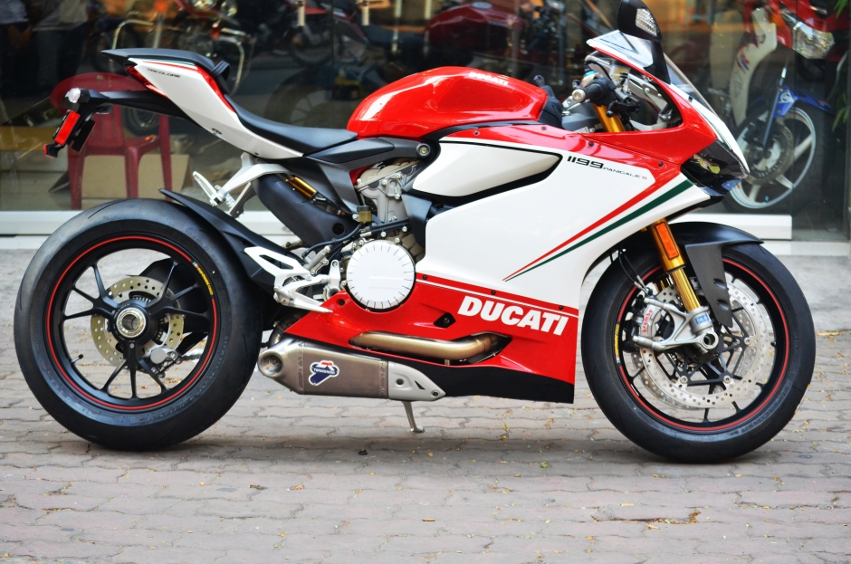 Ducati 1199 S Panigale Tricolore Co may sieu long moi con tim - 2
