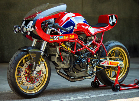 Ducati Monster M900 phong cach sportbike