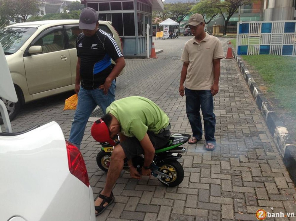 Giai dua Moto ruoi va thu choi tao nha cua nguoi Malaysia - 14