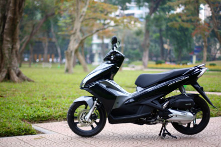 Honda tang 1 trieu dong cho khach hang mua xe Air Blade - 3