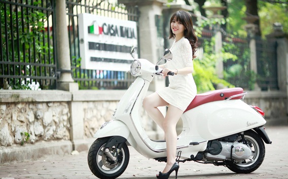 Nguoi dep Viet nhe nhang cung Vespa Primavera - 3