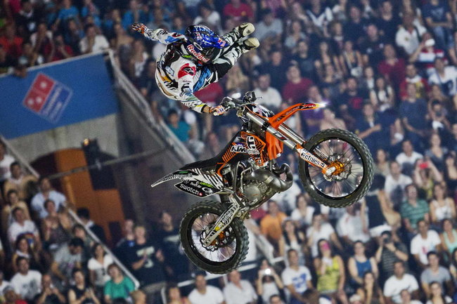 Red Bull XFighters World Tour 2014 chinh thuc khoi dong - 4