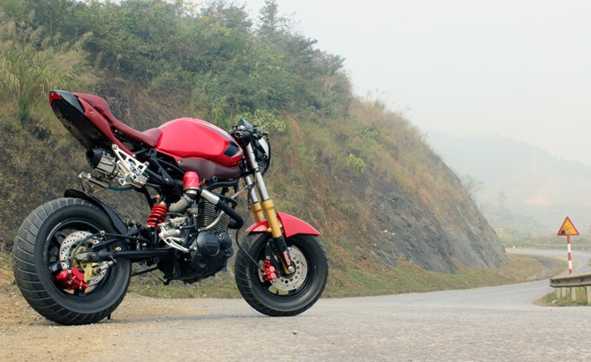 Suzuki GN125 do phong cach Ducati - 2
