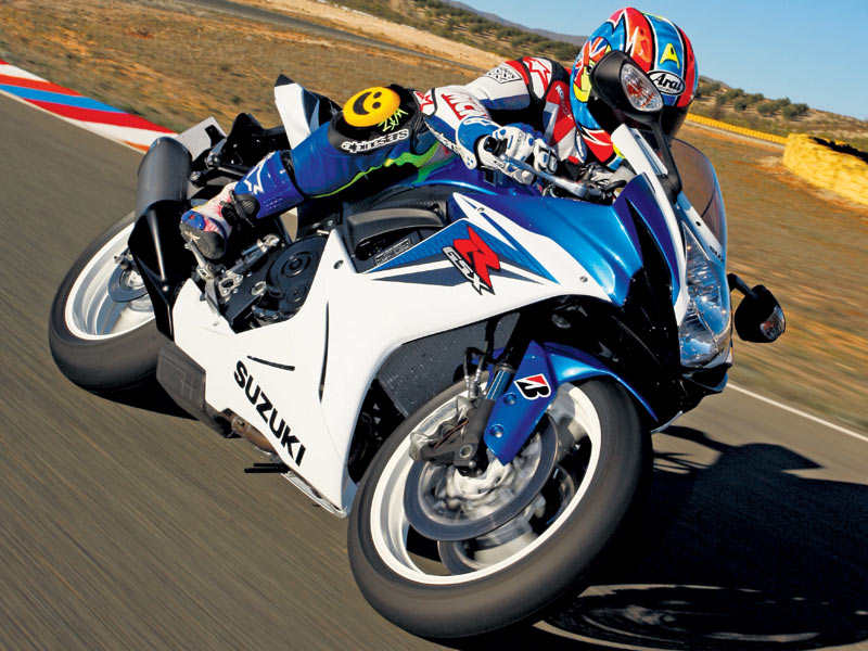Sport bike Suzuki GSXR600 2021 ra mắt với thiết kế 10 năm không lỗi thời
