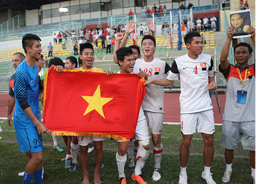U19 Viet Nam mung ve du vong chung ket - 2