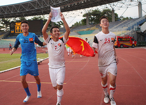 U19 Viet Nam mung ve du vong chung ket - 3