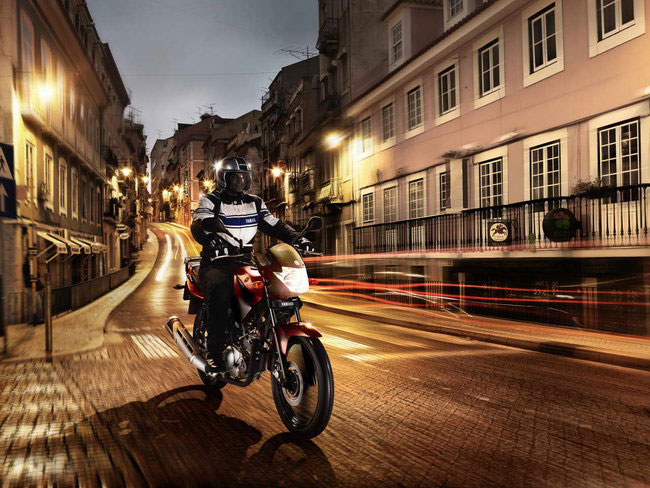 YBR125 2014 Mau con tay moi cua Yamaha - 3