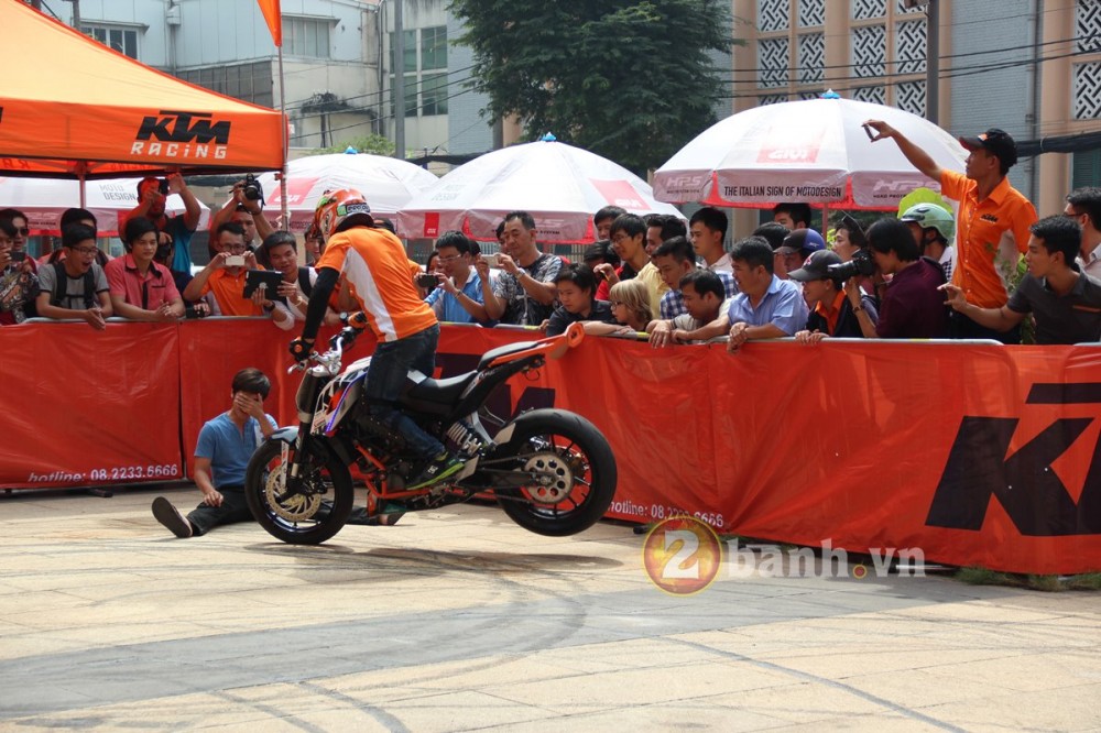 Bieu dien Stunt tai Ngay hoi sieu xe - 22