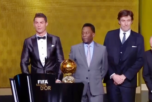 Cristiano Ronaldo danh chien thang Qua Bong Vang Fifa 2013