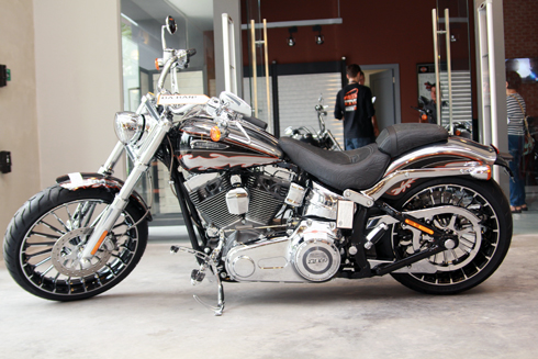 Harley Davidson Softail CVO Breakout 2014 vua cap cang Sai Gon