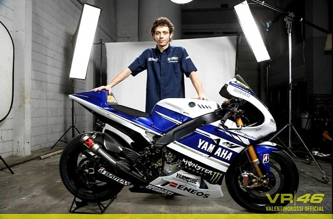 Jorge Lorenze va Valentino Rossi gioi thieu mau MotoGP 2014 moi cua Team Blue - 8