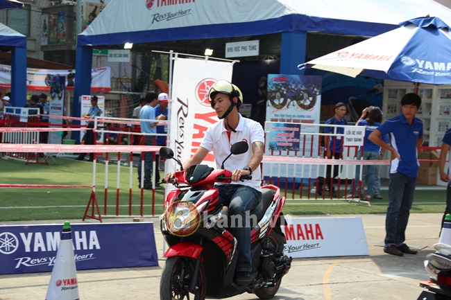 Thanh vien 2banhvn tham du cuoc thi thiet ke phong cach xe cua Yamaha - 14