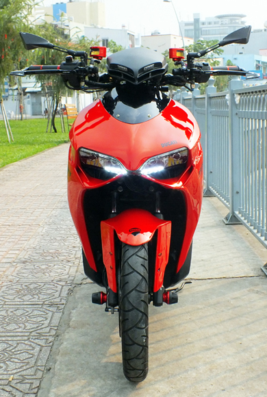 Yamaha Nouvo dang Ducati 1199 tai Sai Gon - 5