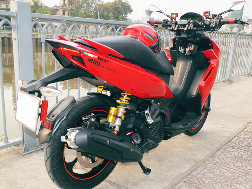 Yamaha Nouvo dang Ducati 1199 tai Sai Gon - 8