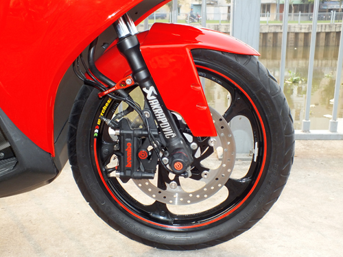 Yamaha Nouvo dang Ducati 1199 tai Sai Gon - 12