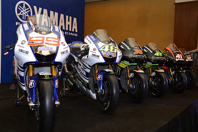 Doi hinh cac tay dua cua Yamaha Factory Racing mua giai 2014 - 5