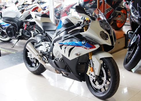 BMW S1000RR 2014 chiec xe mo uoc cua moi biker