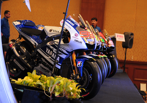 Nhung thay doi tren chiec Moto Yamaha YZRM1 2014 - 5