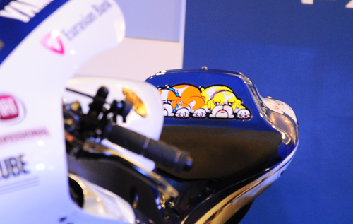 Nhung thay doi tren chiec Moto Yamaha YZRM1 2014 - 10