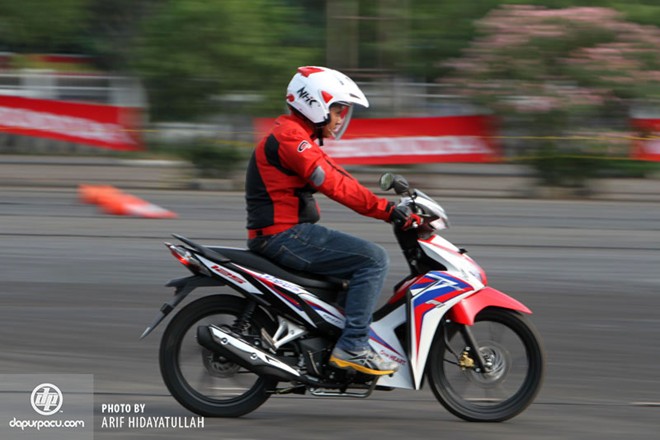 Chi tiet Honda Blade 125 Fi moi tu Honda