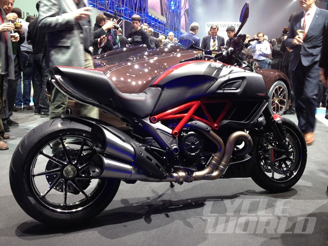 Ducati gioi thieu mau Diavel 2015 - 3