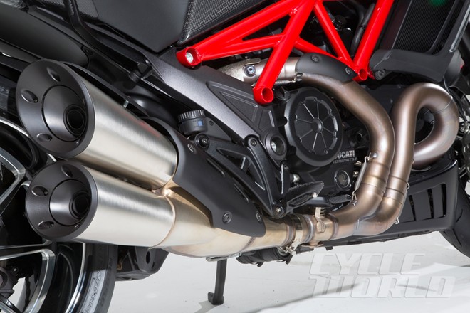 Ducati gioi thieu mau Diavel 2015 - 11