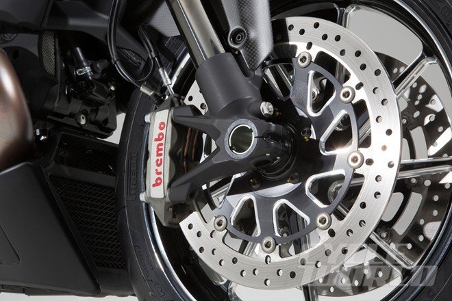 Ducati gioi thieu mau Diavel 2015 - 13