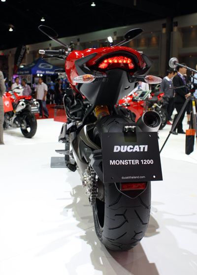 Ducati Monster 1200 Sap duoc ban tai Chau A - 12
